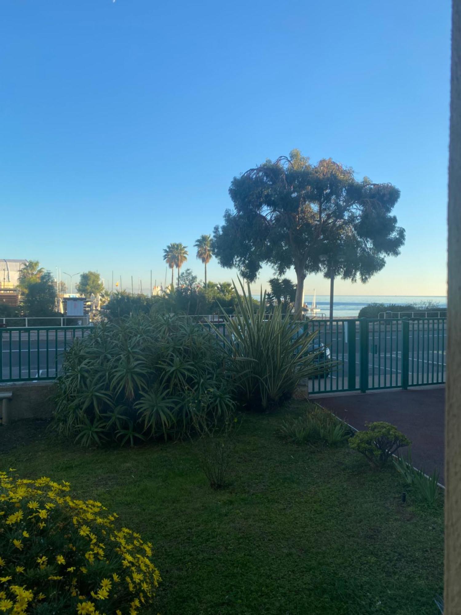 Appartement Confortable, Petite Vue Mer Et Piscine Cassis Esterno foto